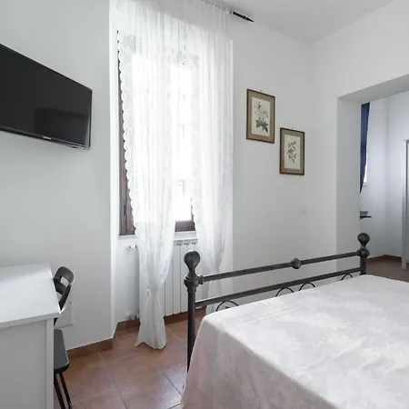 Cornelia Penthouse Panzió 4*